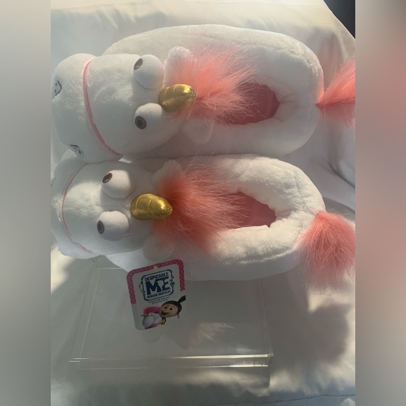 NEW Universal Minion and Unicorn Slippers - Picture 10 of 10